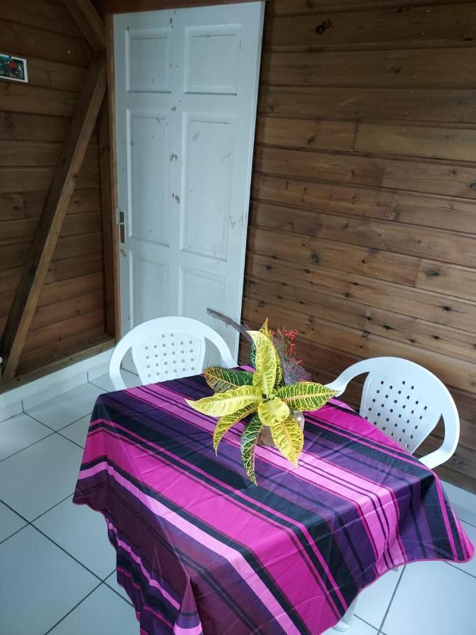Appartement Kaz A Fruit A Pain à Sainte-Anne  Extérieur photo
